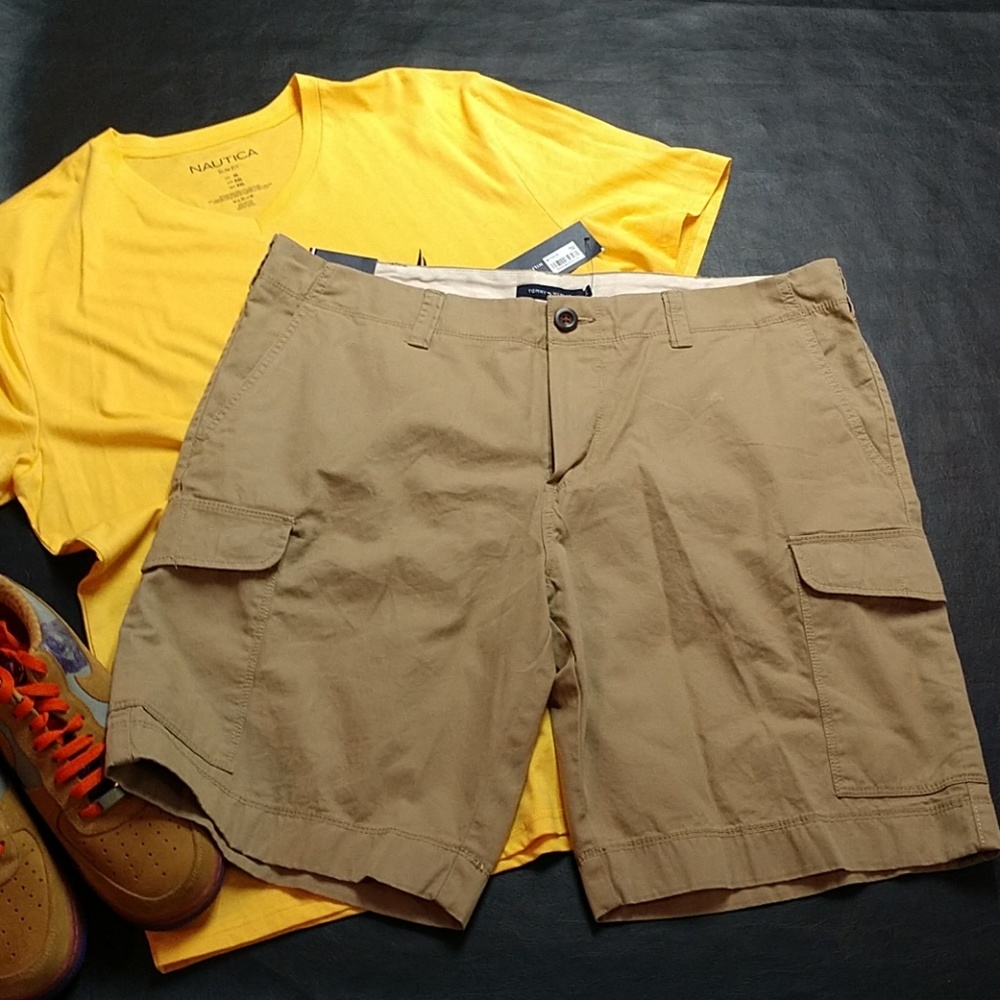 NWT Tommy Hilfiger Khaki Cargo Shorts